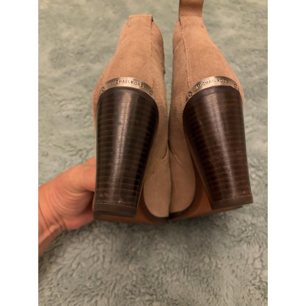 Michael Kors Women's 6M Tan Suede Ankle Boots - Picture 10 of 13
